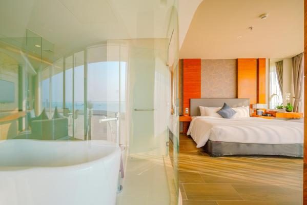 Suite Executive Nhìn Ra Biển Với 1 Lần Mát-xa Toàn Thân (40 Phút) Cho 2 Khách