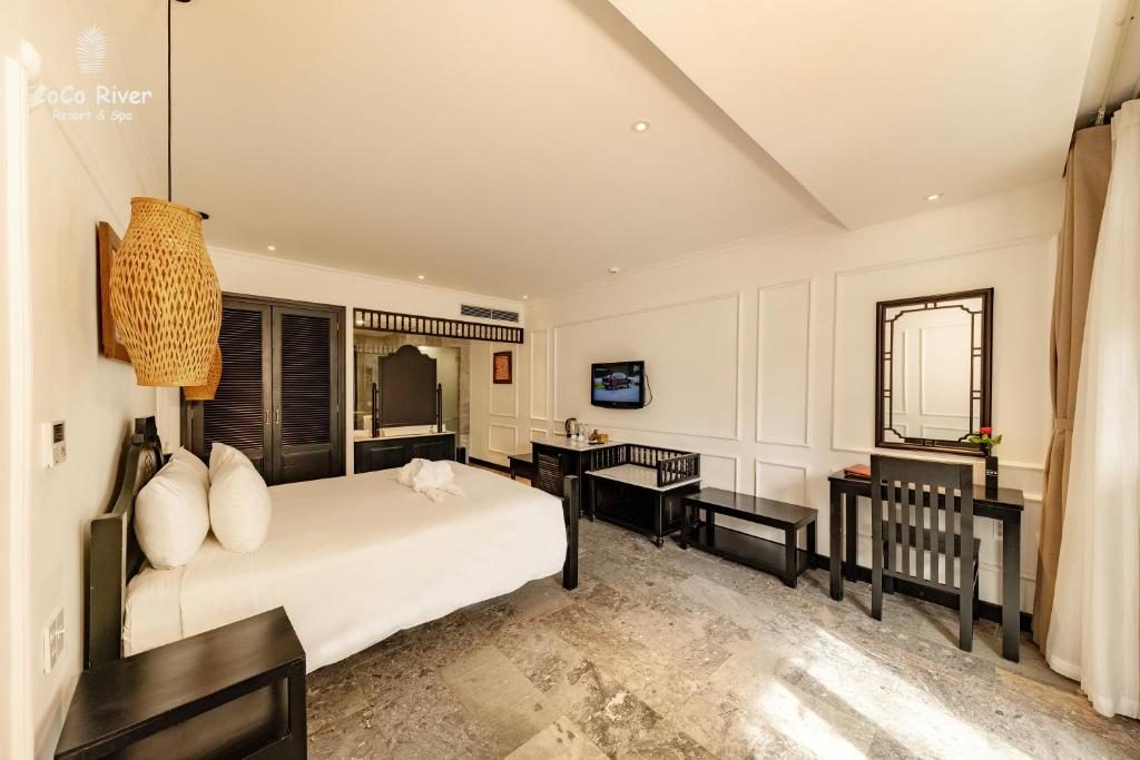 Phòng Deluxe Giường Đôi Nhìn Ra Hồ Bơi