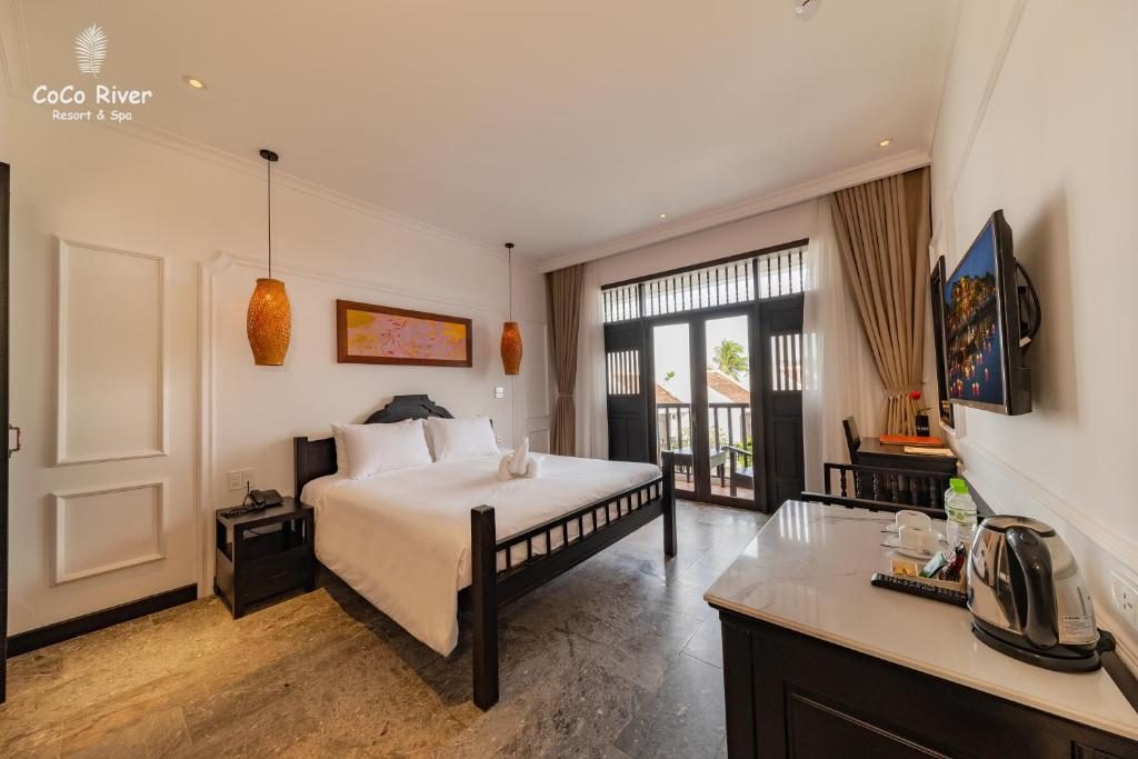 Phòng Deluxe Giường Đôi Nhìn Ra Hồ Bơi