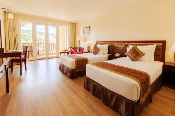 Phòng Deluxe 2 Giường Đơn Hướng Đồi