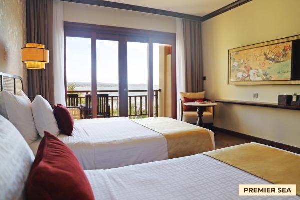 Premier Twin Sea View with Balcony