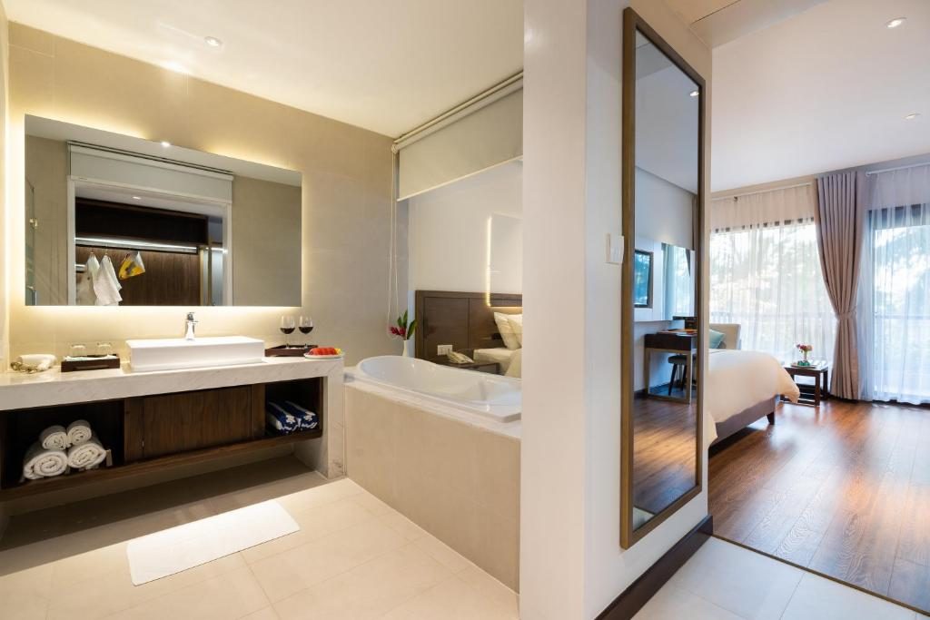 Phòng Deluxe Giường Đôi Nhìn Ra Vườn