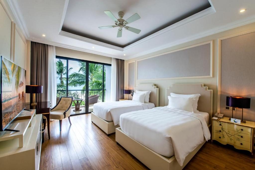 Tropicana Villa 3 Bedroom Beachfront VinWonders Ticket