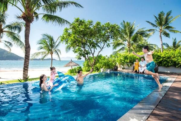 Tropicana Villa 3 Bedroom Beachfront VinWonders Ticket