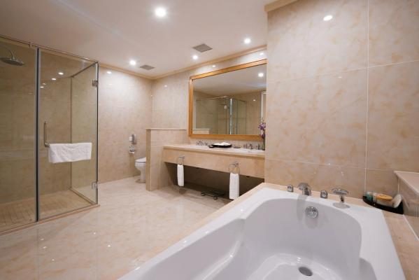 Tropicana Villa 3 Bedroom Beachfront VinWonders Ticket