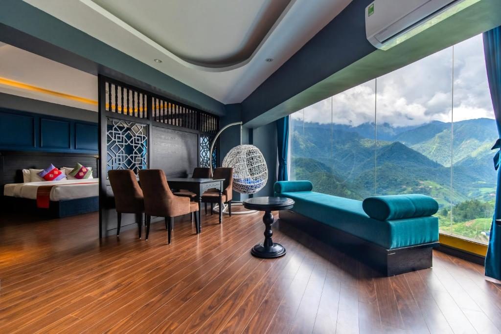 Suite nhìn ra núi