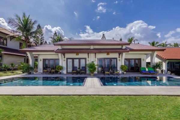 BIỆT THỰ NHÌN RA BIỂN 3 PHÒNG NGỦ CÓ HỒ BƠI RIÊNG