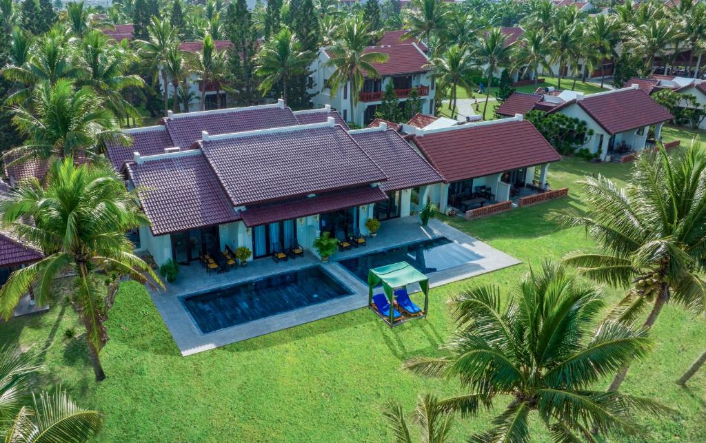 BIỆT THỰ NHÌN RA BIỂN 3 PHÒNG NGỦ CÓ HỒ BƠI RIÊNG