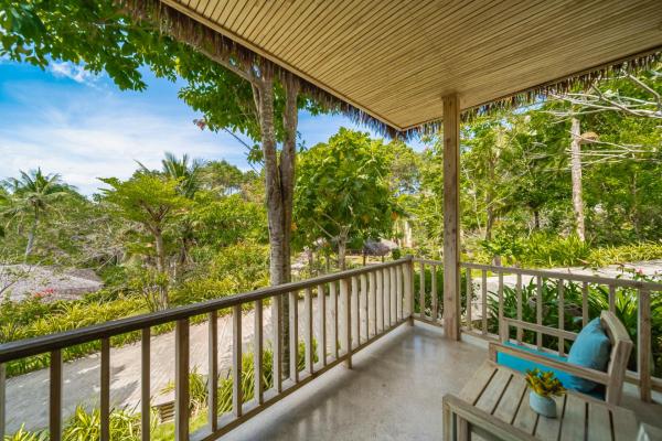 Bungalow Deluxe Nhìn Ra Khu Vườn