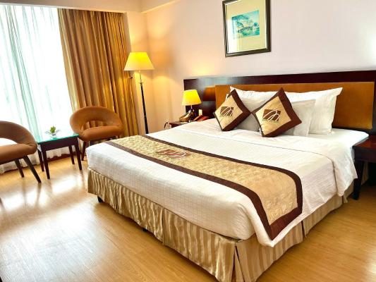 Phòng Superior đôi hoặc 2 giường đơn nhìn ra hồ bơi