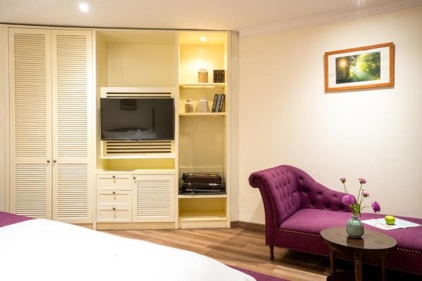 Family Suite with No View – Free One Time Happy Hour