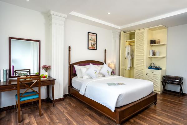 Executive Room with City View – Free One Time Happy Hour