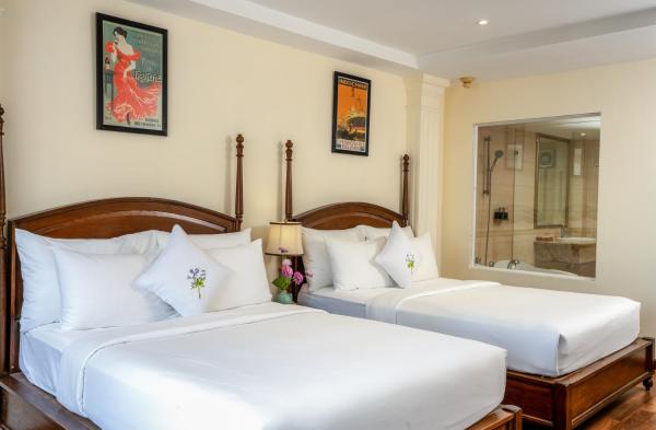 Elegant Suite with City View – Free One Time Happy Hour