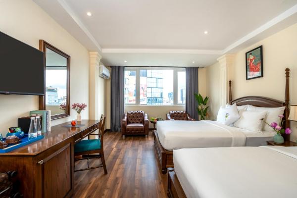 Elegant Suite with City View – Free One Time Happy Hour