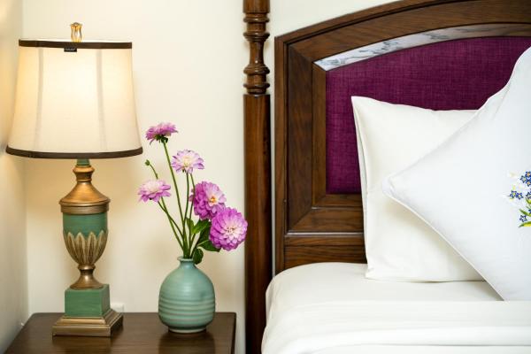 Phòng Deluxe Giường Đôi – Không có Cửa sổ