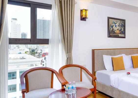 Phòng 3 Người Nhìn Ra Thành Phố