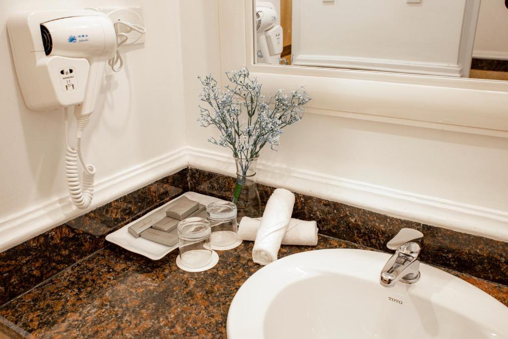 Suite Giường Đôi (Cánh Pháp)
