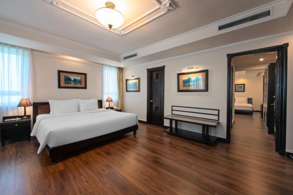Suite Gia Đình (Cánh Pháp)