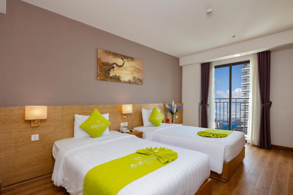 Deluxe Double or Twin Room with Balcony and City View