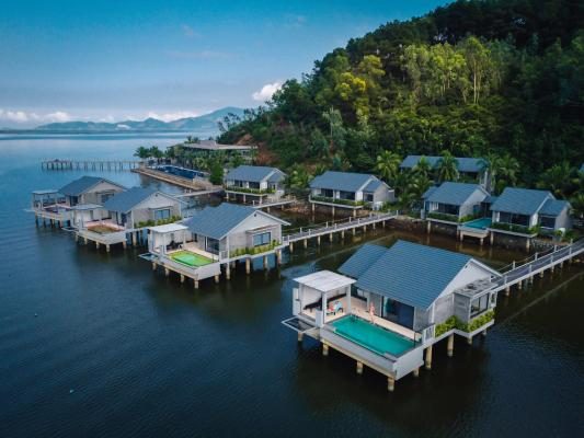 Water Pool Villa – Modern Style with Free 8-Hour Transportation