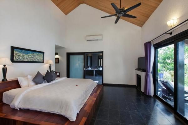 Hillside Pool Villa with Free 8-Hour Transportation