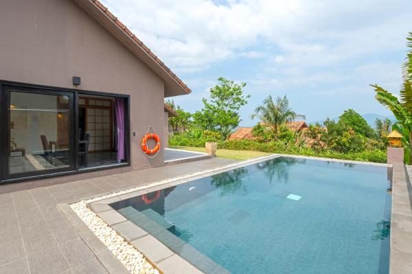 Hillside Pool Villa with Free 8-Hour Transportation