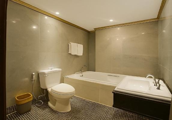 Phòng Deluxe Giường Đôi Nhìn Ra Thành Phố
