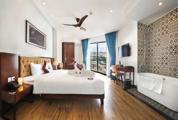 Suite Nhìn Ra Thành Phố