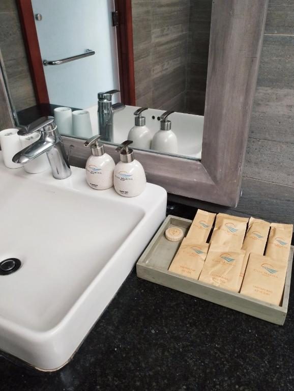 Phòng Deluxe Giường Đôi Nhìn Ra Vườn