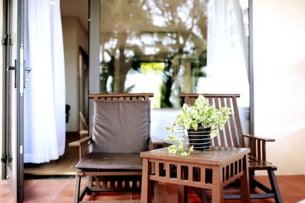 Garden Bungalow Twin Room with Terrace