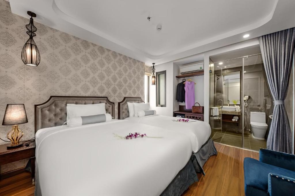 Phòng Deluxe Giường Đôi Nhìn Ra Thành Phố