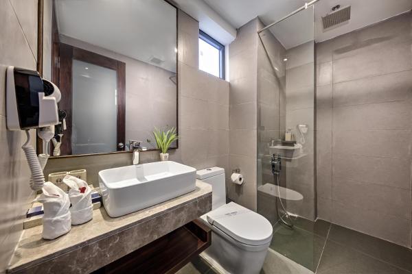 Phòng Deluxe Giường Đôi Nhìn Ra Thành Phố