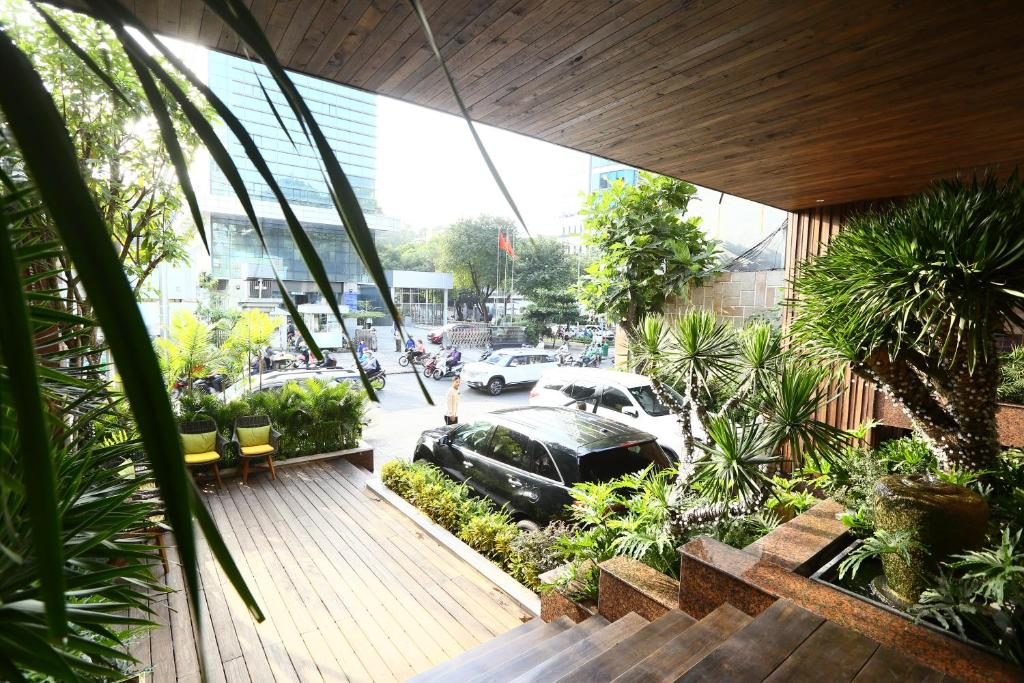 Suite Gia Đình + Trà Chiều Trên Sân Thượng