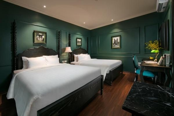 Phòng Gia Đình Deluxe Có Cửa Sổ Trong Nhà