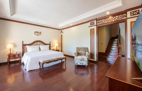 Biệt Thự Grand 2 Tầng Có Giường Cỡ King – Hồ Bơi Riêng – Vé Vào Công Viên Giải Trí VinWonders