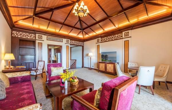 Biệt Thự Grand 2 Tầng Có Giường Cỡ King – Hồ Bơi Riêng – Vé Vào Công Viên Giải Trí VinWonders