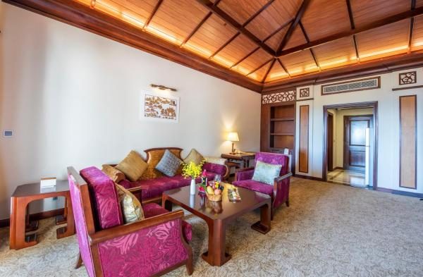 Biệt Thự Grand 2 Tầng Có Giường Cỡ King – Hồ Bơi Riêng – Vé Vào Công Viên Giải Trí VinWonders
