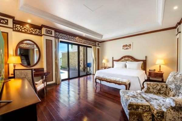 Biệt Thự Grand 2 Tầng Có Giường Cỡ King – Hồ Bơi Riêng – Vé Vào Công Viên Giải Trí VinWonders