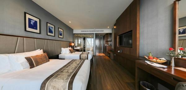 Deluxe Twin Room with Ocean View – Sauna access & Stay More, Pay Less