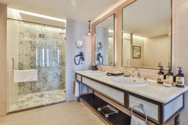 Phòng Đôi Deluxe với ban công và Nhìn ra Khu vườn