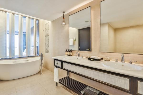 Phòng Deluxe 2 Giường Đơn Kèm Vé Vào Công Viên VinWonders