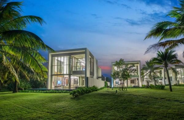Biệt Thự 3 Phòng Ngủ Có Hồ Bơi Riêng Kèm Vé Vào VinWonders