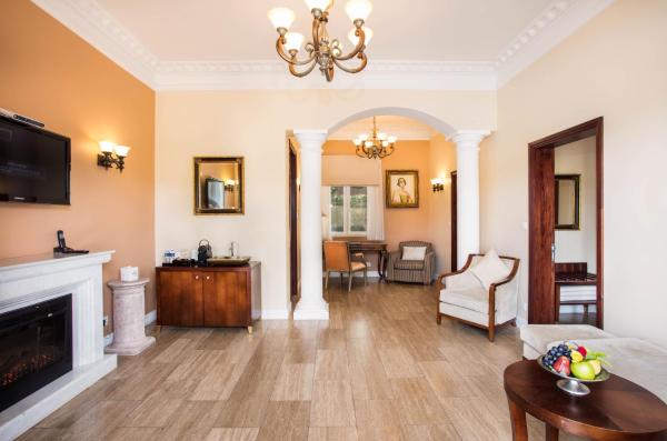 Suite Junior Nhìn Ra Hồ Nước
