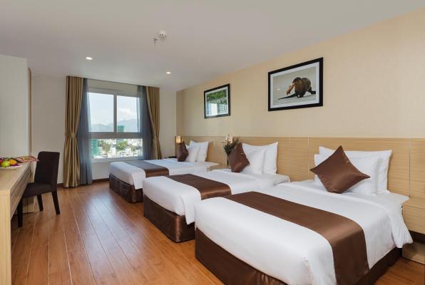 Phòng Deluxe 3 Người Nhìn ra Thành phố