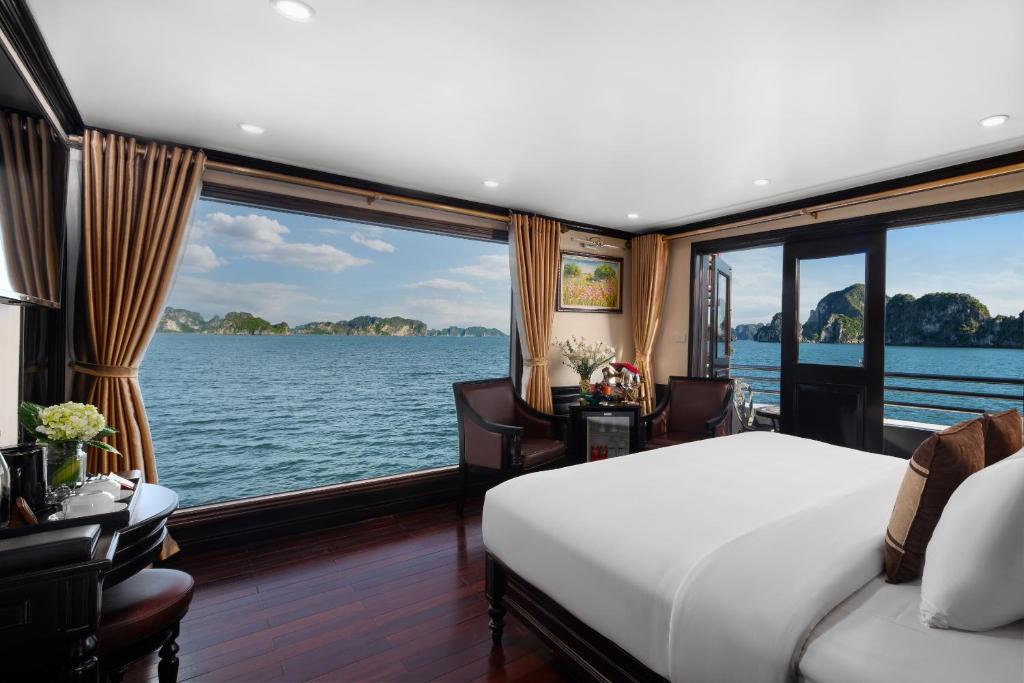 Suite Premium Giường Đôi Có Ban Công Riêng – 3 Ngày 2 Đêm