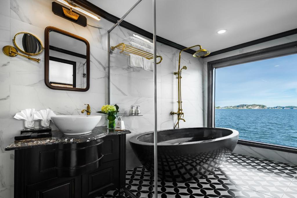 Suite Premium Giường Đôi Có Ban Công Riêng – 3 Ngày 2 Đêm