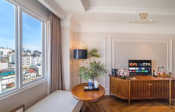 Suite Junior Nhìn Ra Thành Phố