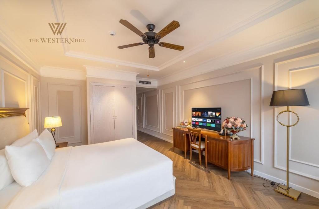 Phòng Deluxe Giường Đôi Nhìn Ra Thành Phố
