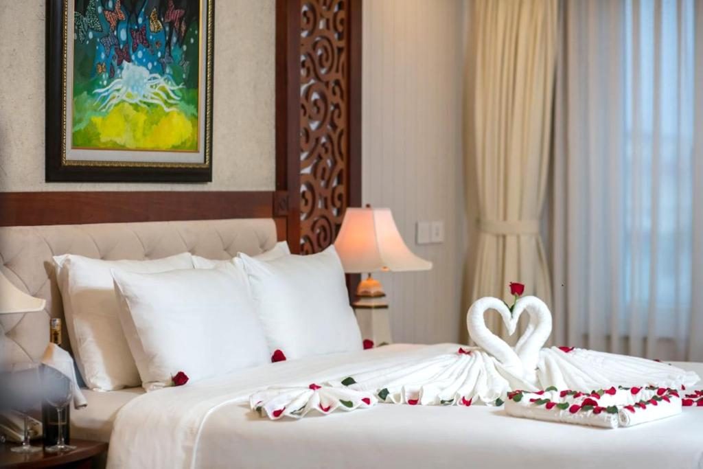 Deluxe Double or Twin With Balcony + Free Afternoon Tea