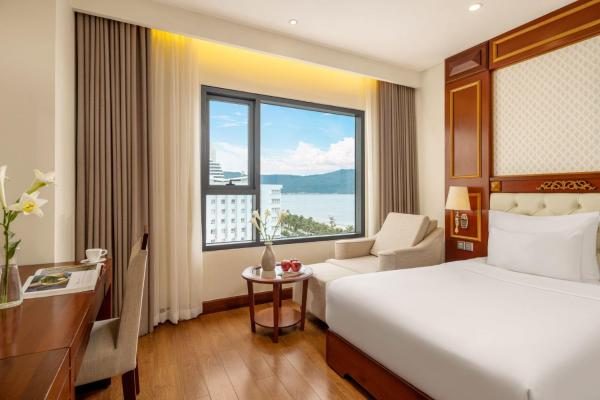Phòng Deluxe Đôi Nhìn ra 1 Góc Biển